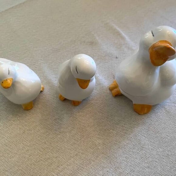 Ceramic Ducks - Picture 2 of 4
